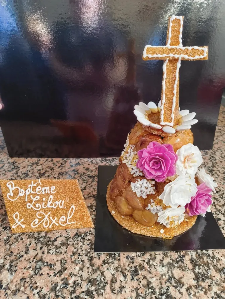 Pièce montée à Saint-Jean-d'Elle